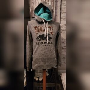 Roots hoodie pullover ladies small.